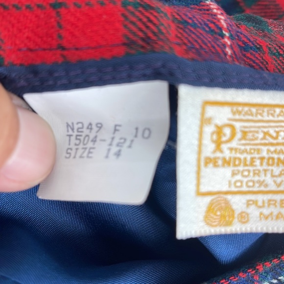 Pendleton red and blue squared pattern 100% virgin wool jacket and skirt - Picture 15 of 15